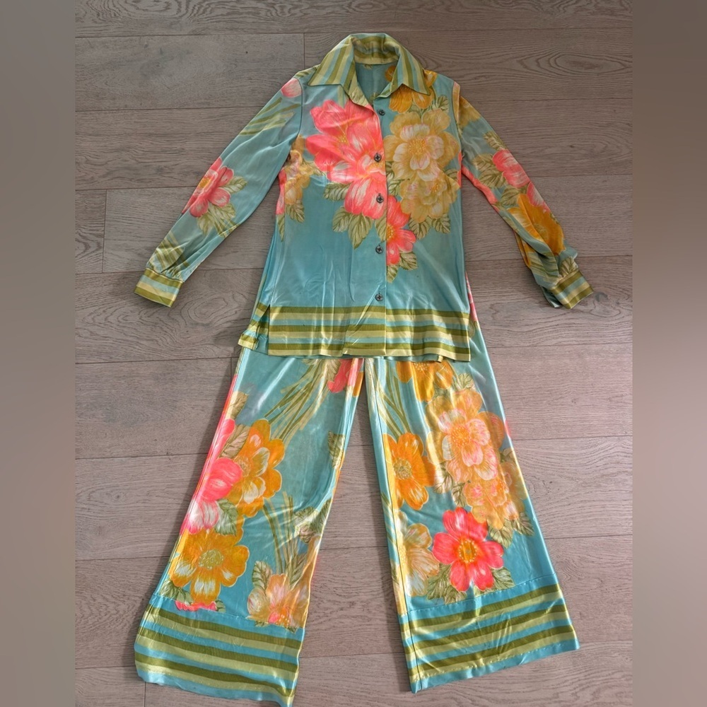 VINTAGE floral button down/pantsuit 60-70’s size small (see measurements) - Picture 9 of 15